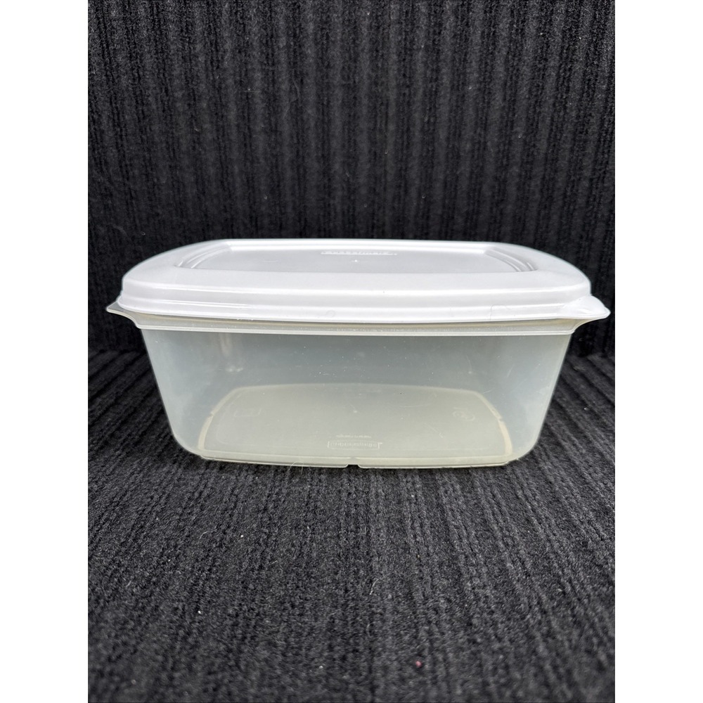 Rubbermaid Servin Saver Plus B Container 7.6 Cup / 1.9 Qt / 1.8 L White Lid RARE